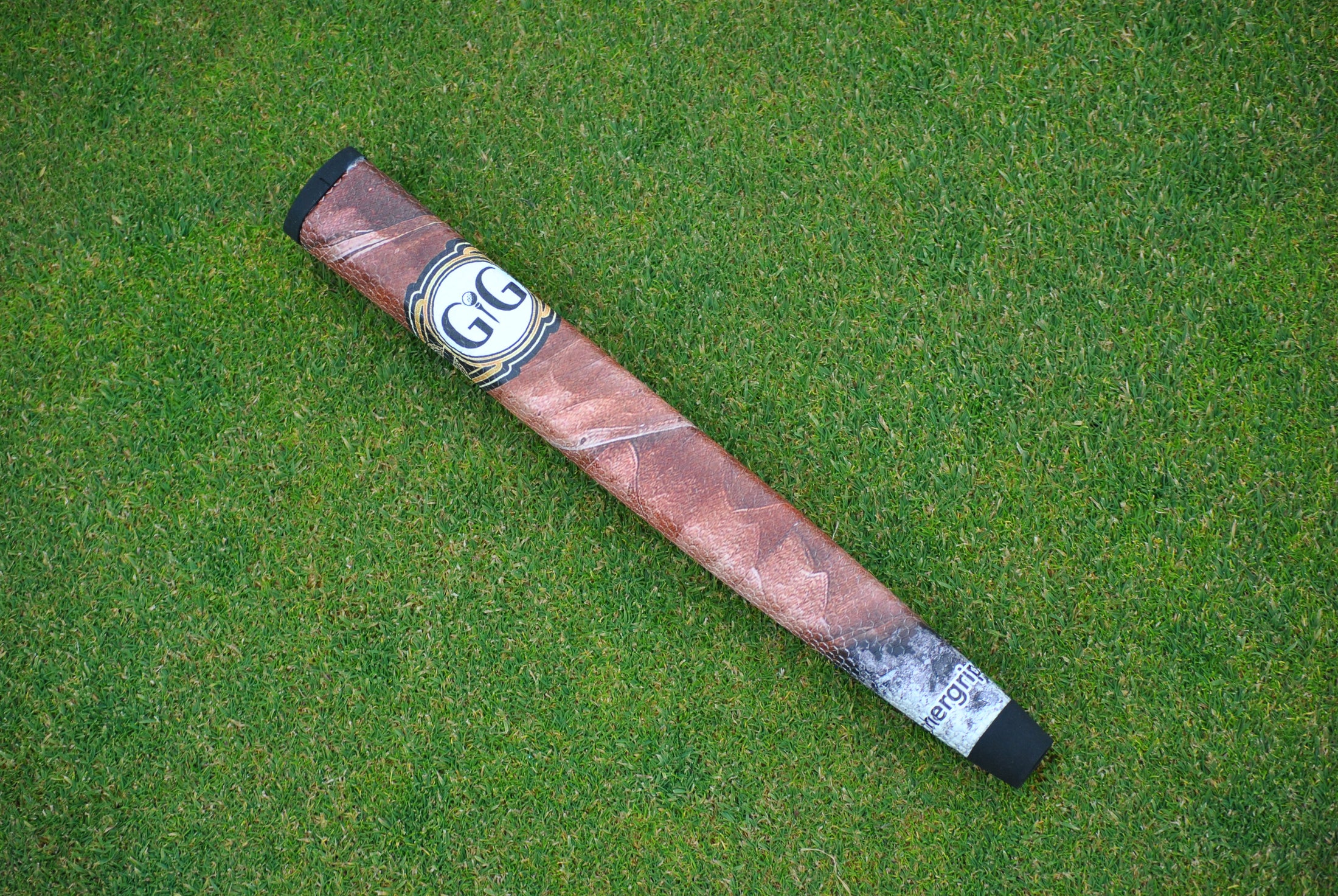 cigarette putter grip Combo Package (3 Iron Grips+ Putter Grip) – Gopher Grips cigarette putter grip Combo Package (3 Iron Grips+ Putter Grip) – Gopher Grips
